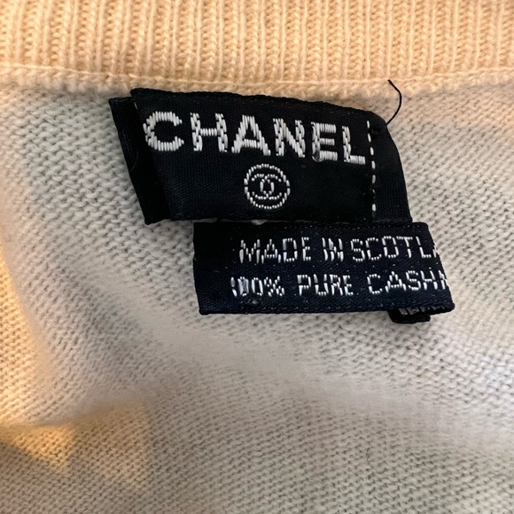 Chanel vintage 100% cashmere sweater size small - Picture 2 of 15